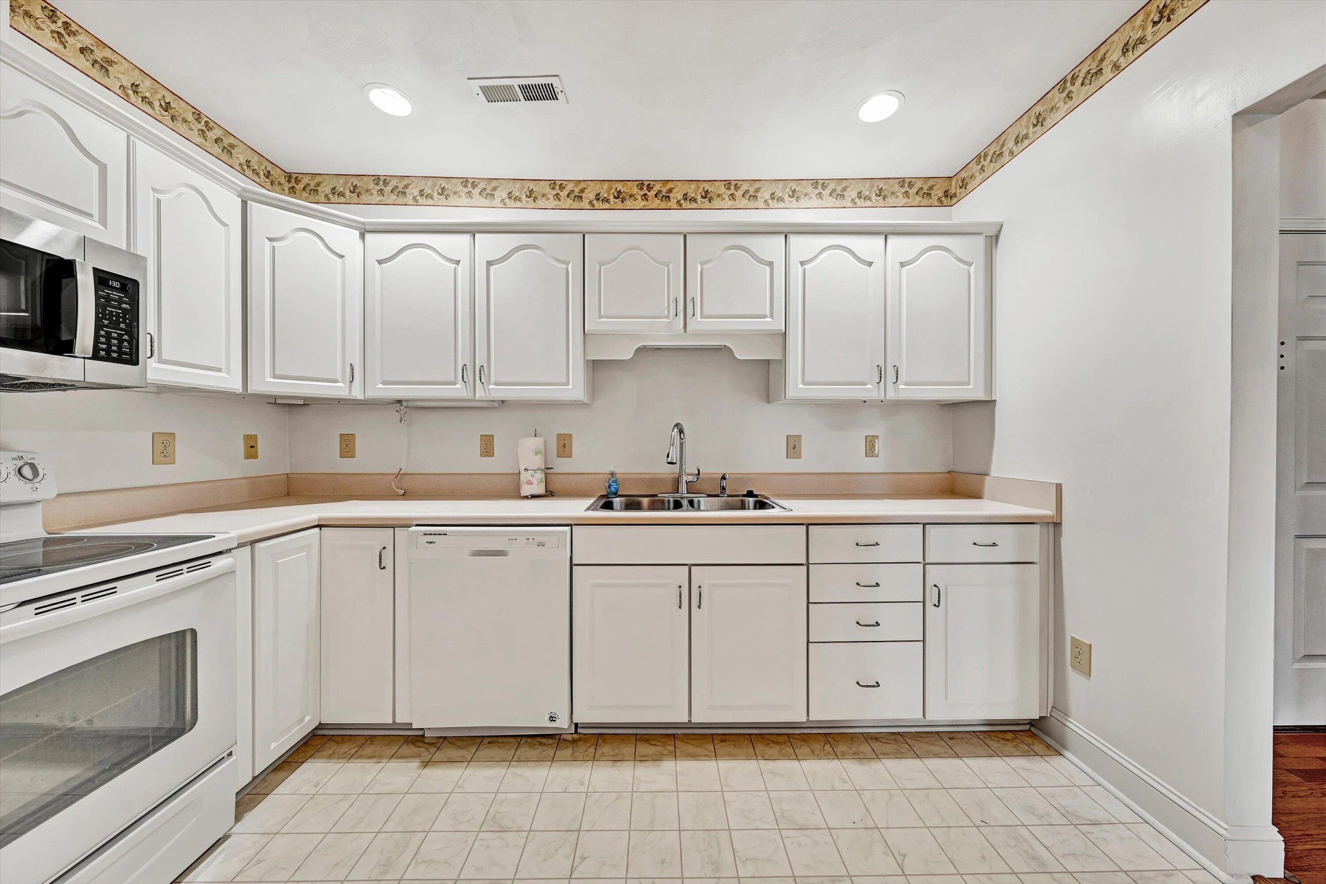4444 Pheasant Ridge RD #APT 305 - Photo 19
