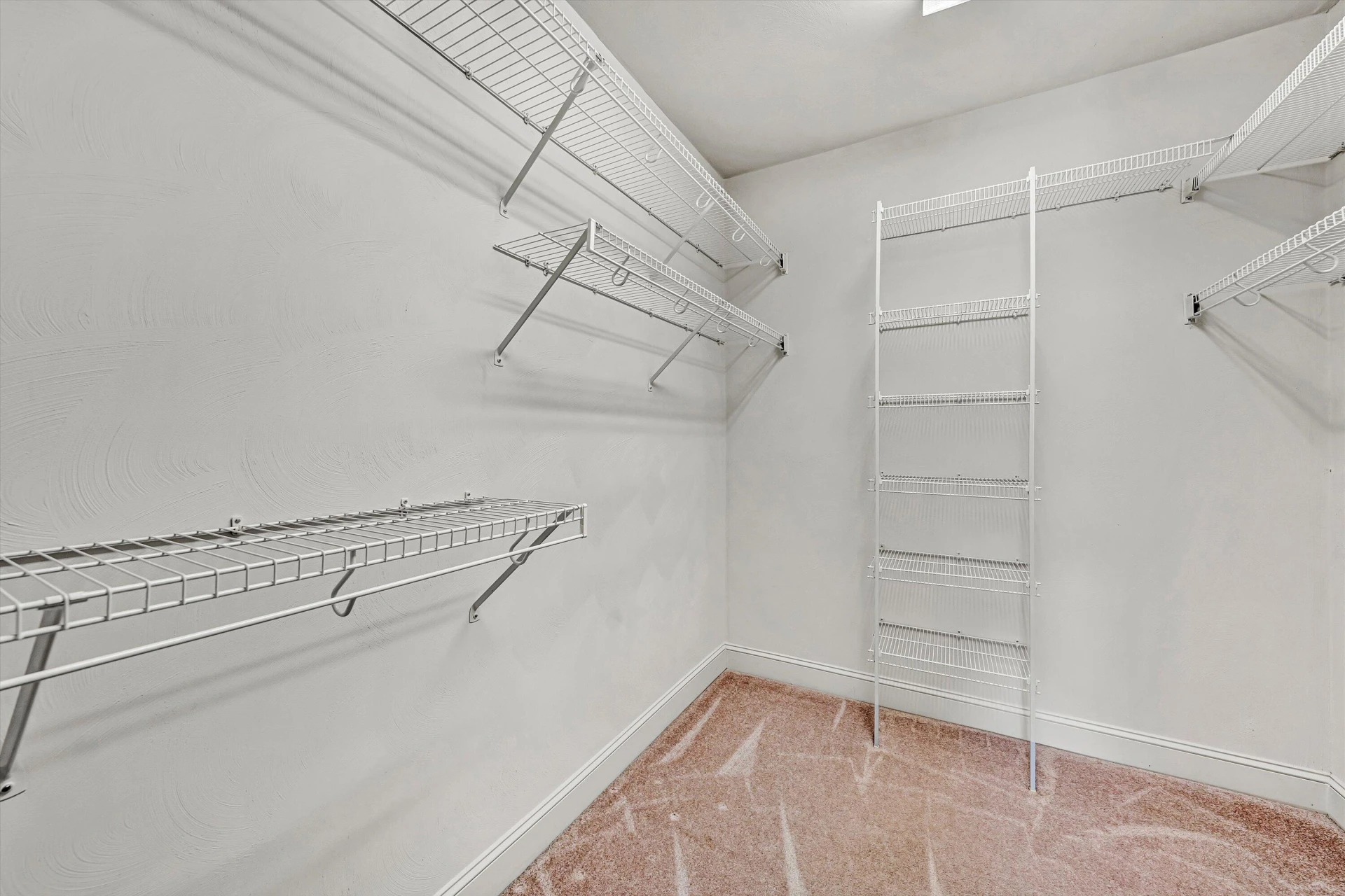 4444 Pheasant Ridge RD #APT 305 - Photo 25