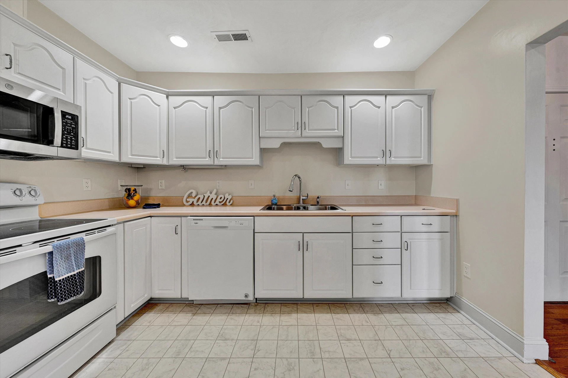 4444 Pheasant Ridge RD #APT 305 - Photo 21