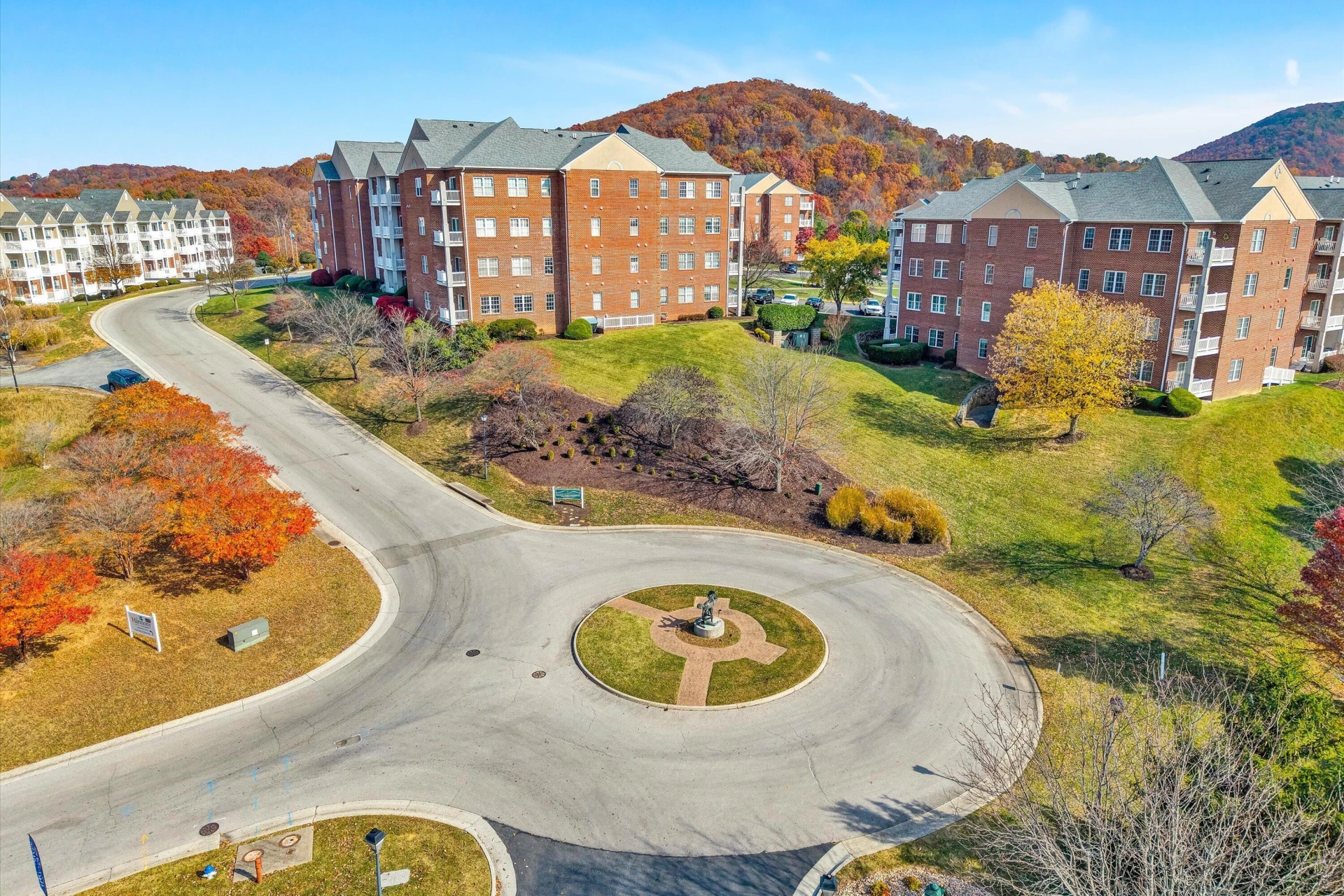 4444 Pheasant Ridge RD #APT 305 - Photo 38