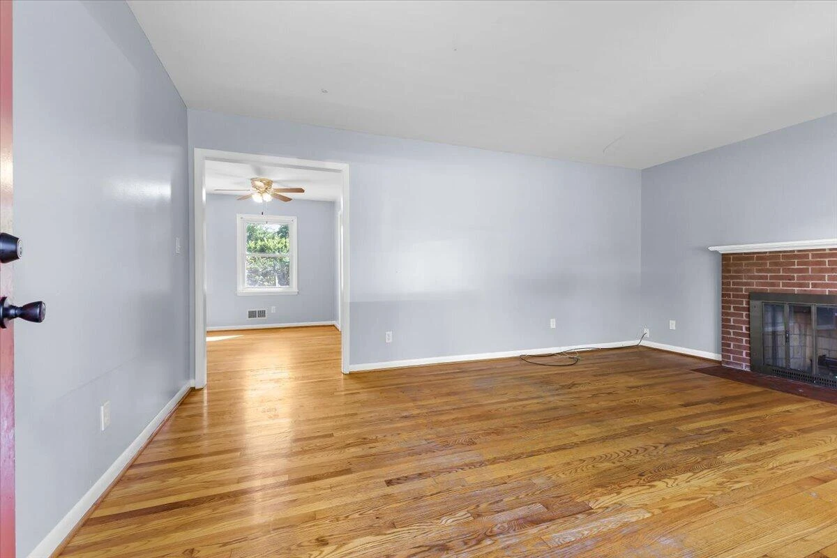 5514 Castle Rock RD - Photo 4