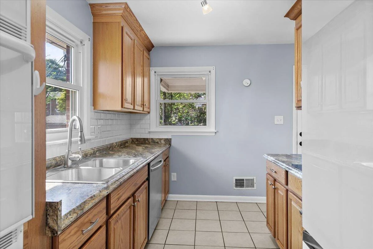 5514 Castle Rock RD - Photo 9