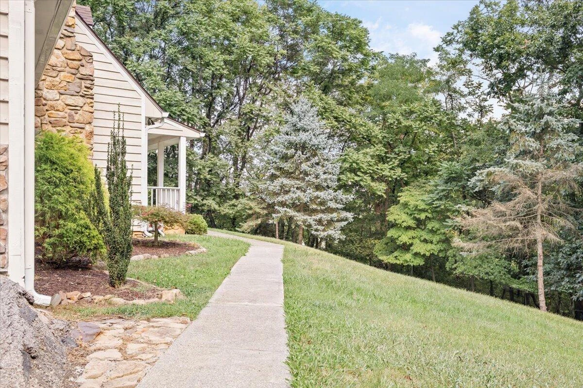 4735 Cherokee Hills DR - Photo 5