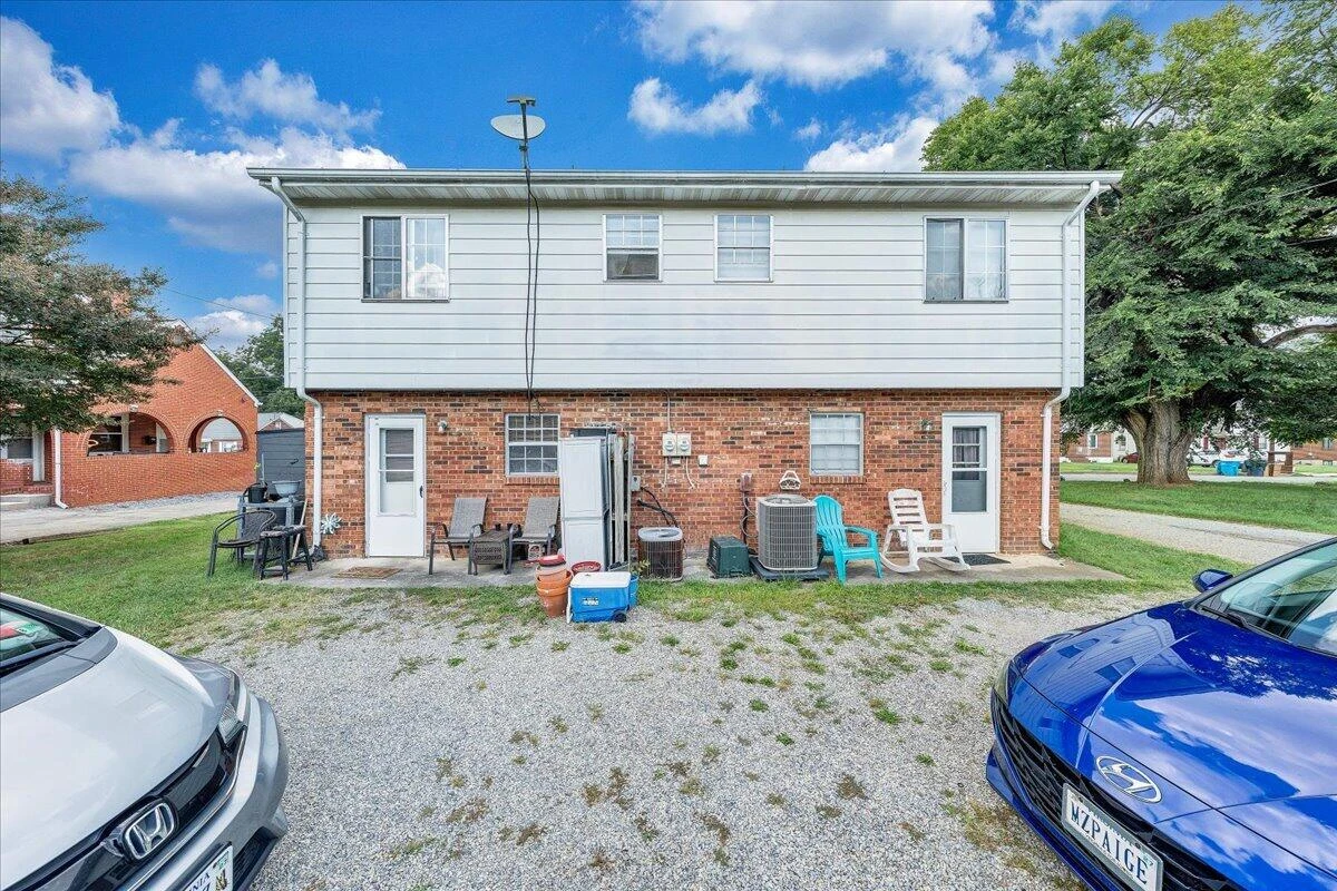 4102 Richland AVE NW - Photo 17