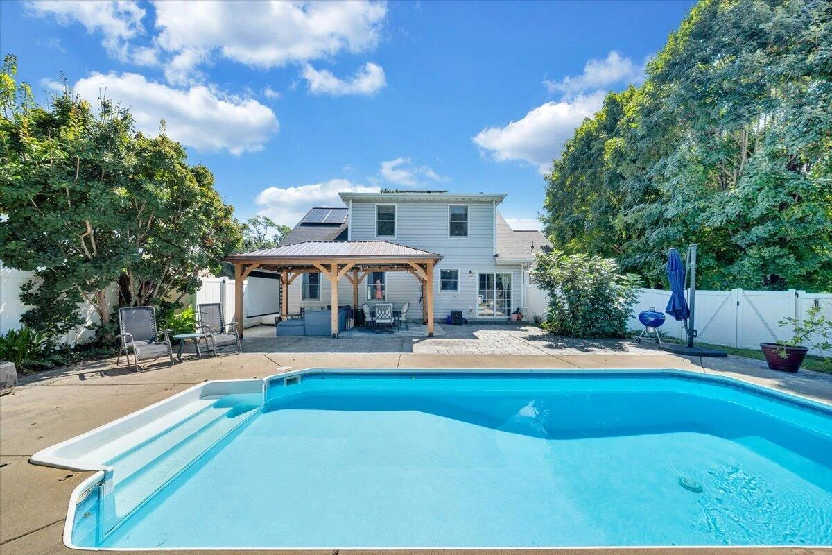 1313 Trevino DR NE