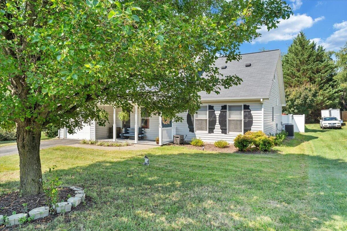 1313 Trevino DR NE - Photo 3