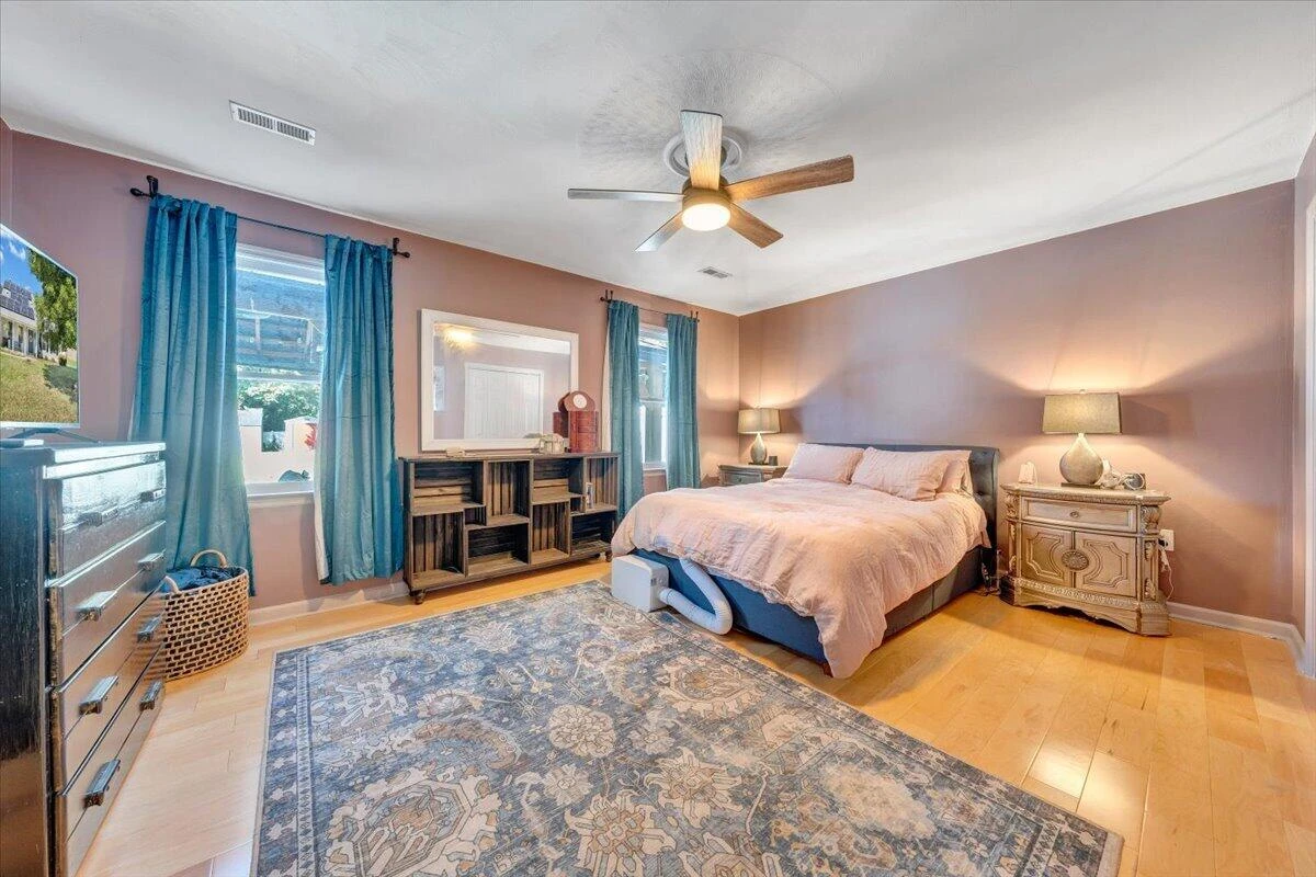 1313 Trevino DR NE - Photo 22