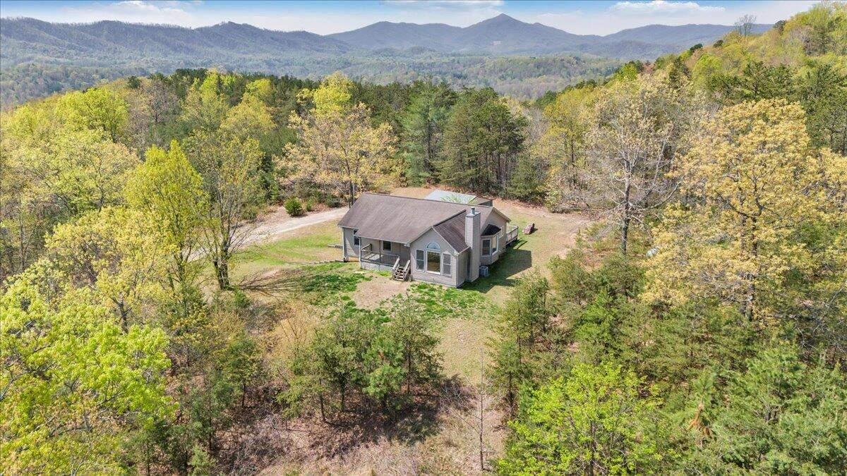 5580 Warring LN