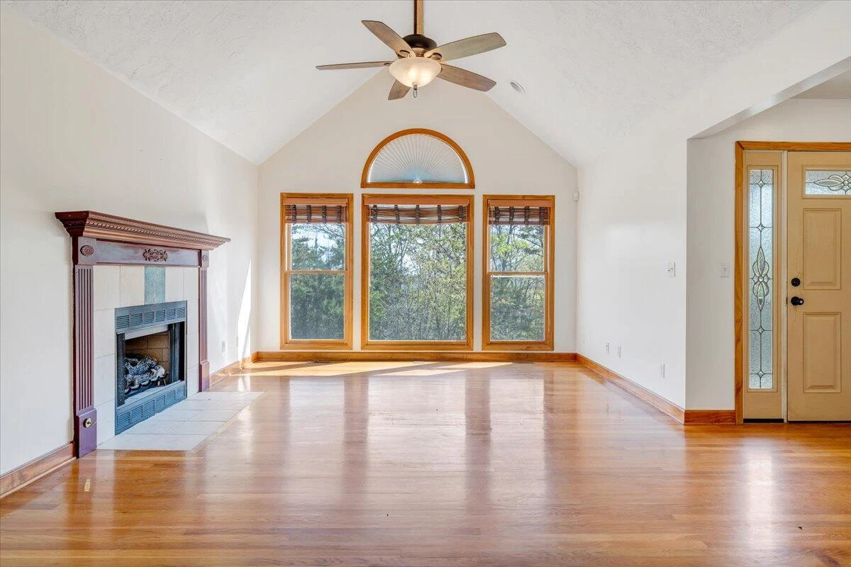 5580 Warring LN - Photo 6