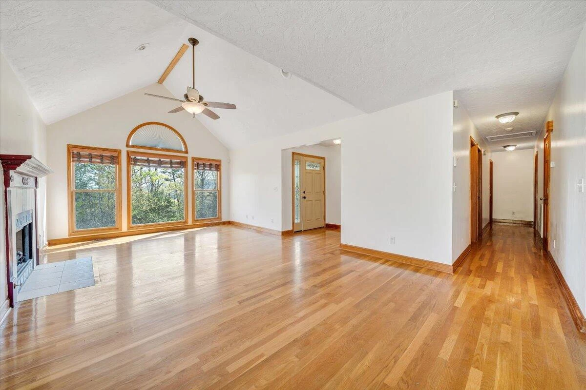 5580 Warring LN - Photo 8