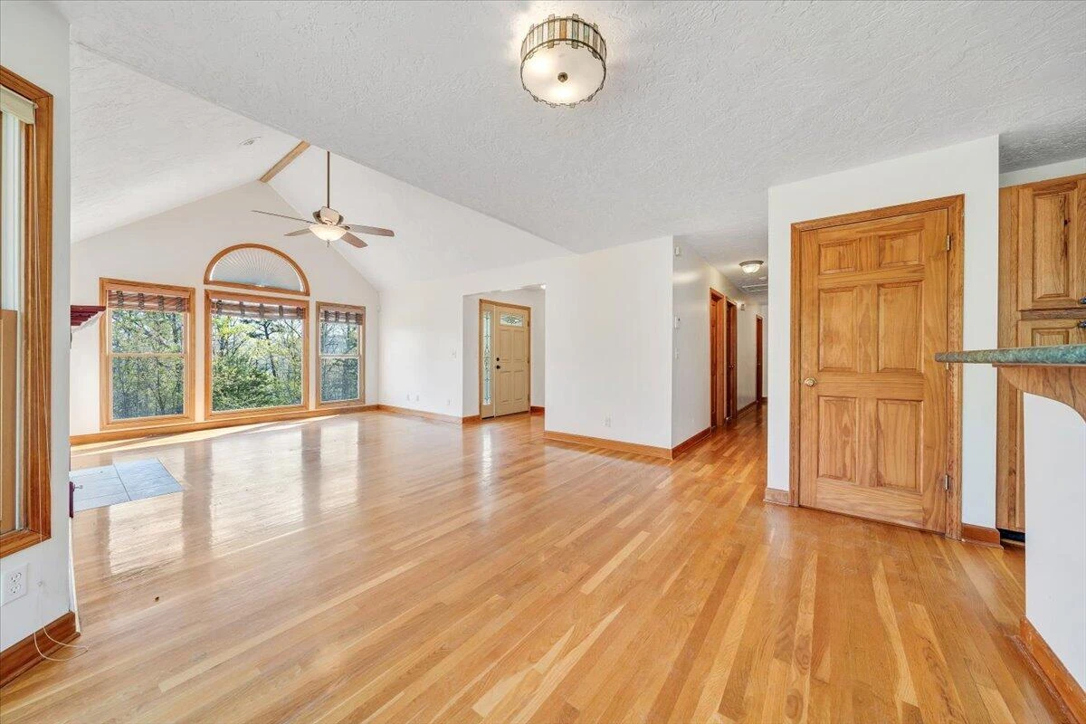 5580 Warring LN - Photo 17