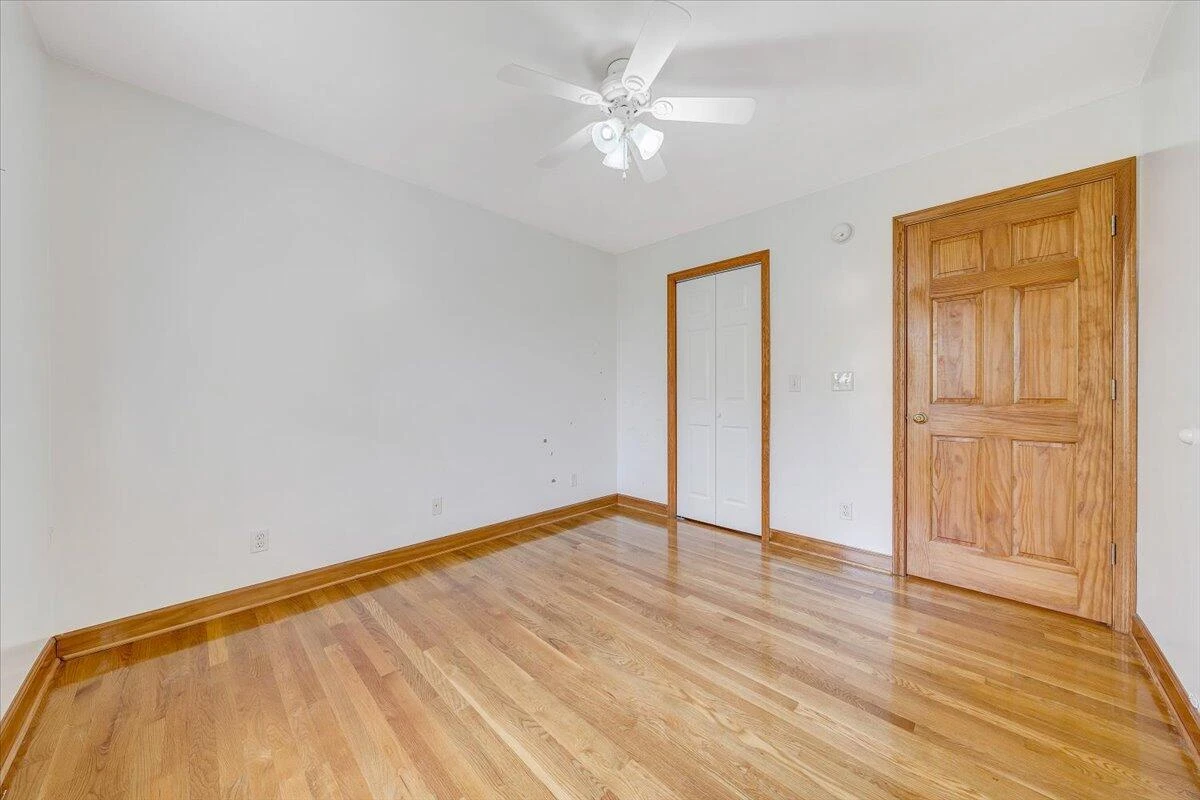 5580 Warring LN - Photo 32