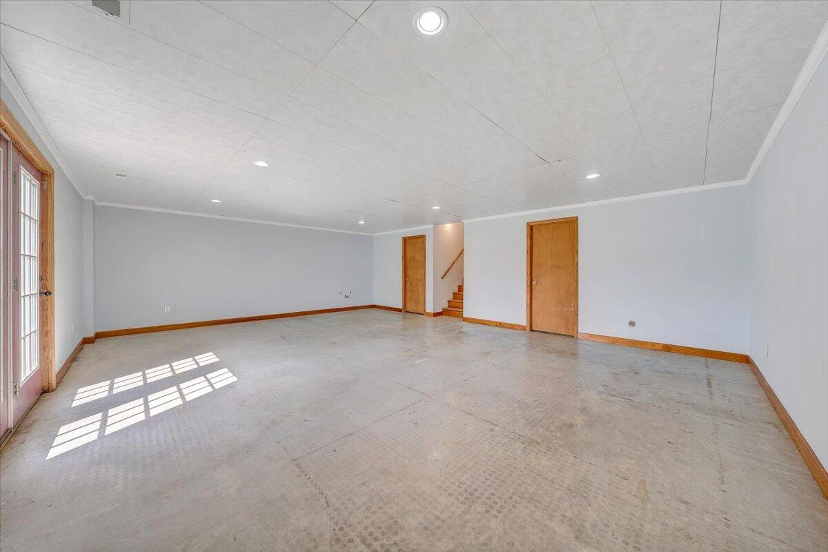 5580 Warring LN - Photo 35