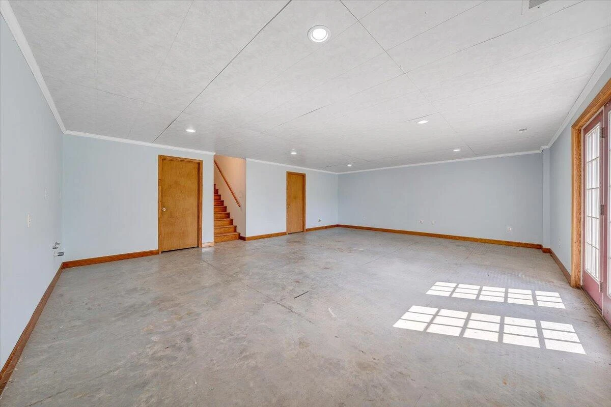 5580 Warring LN - Photo 36