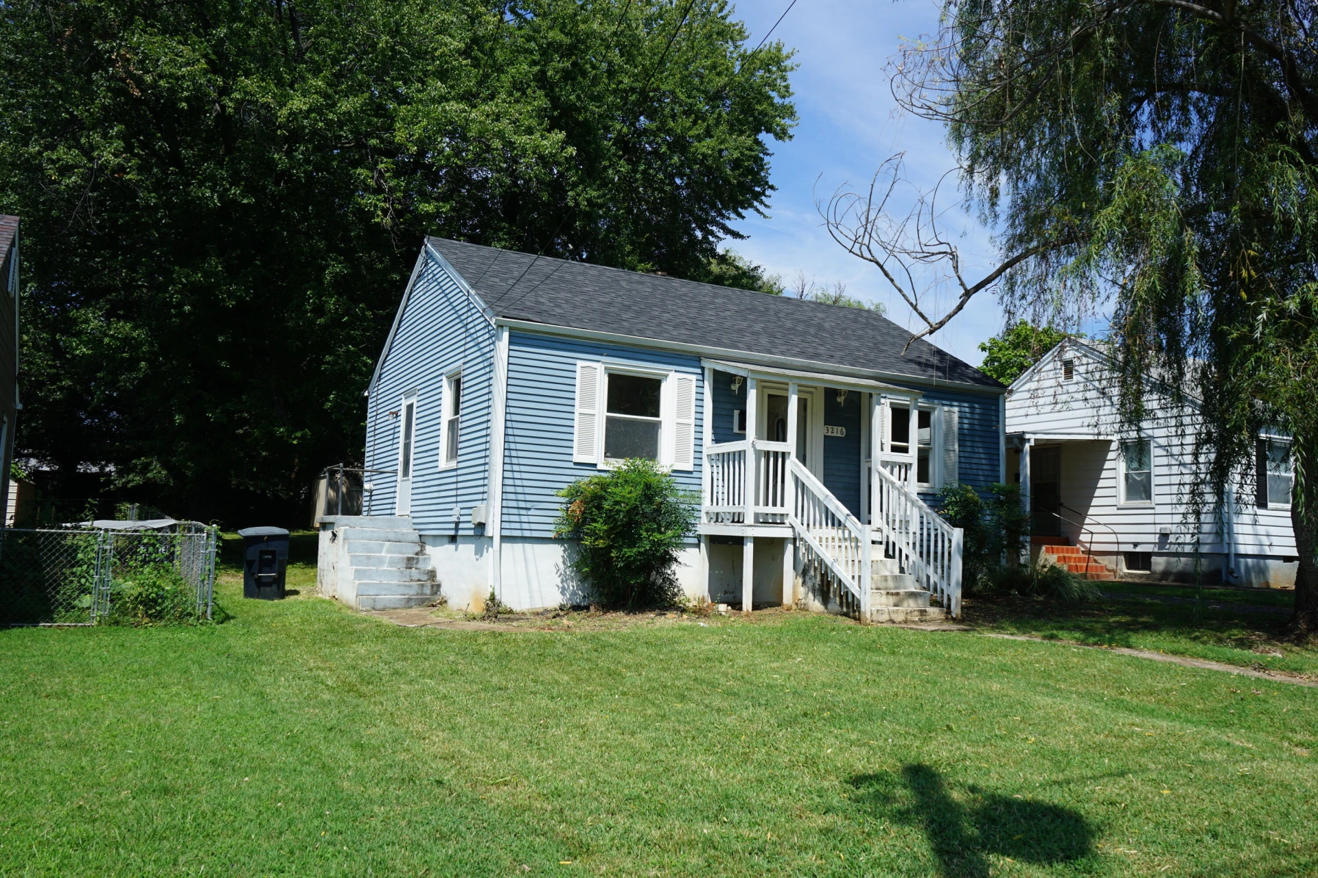 3216 Maplelawn AVE NW