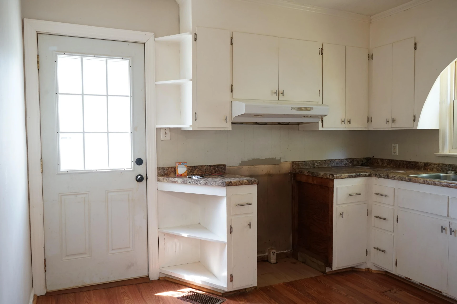 3216 Maplelawn AVE NW - Photo 5
