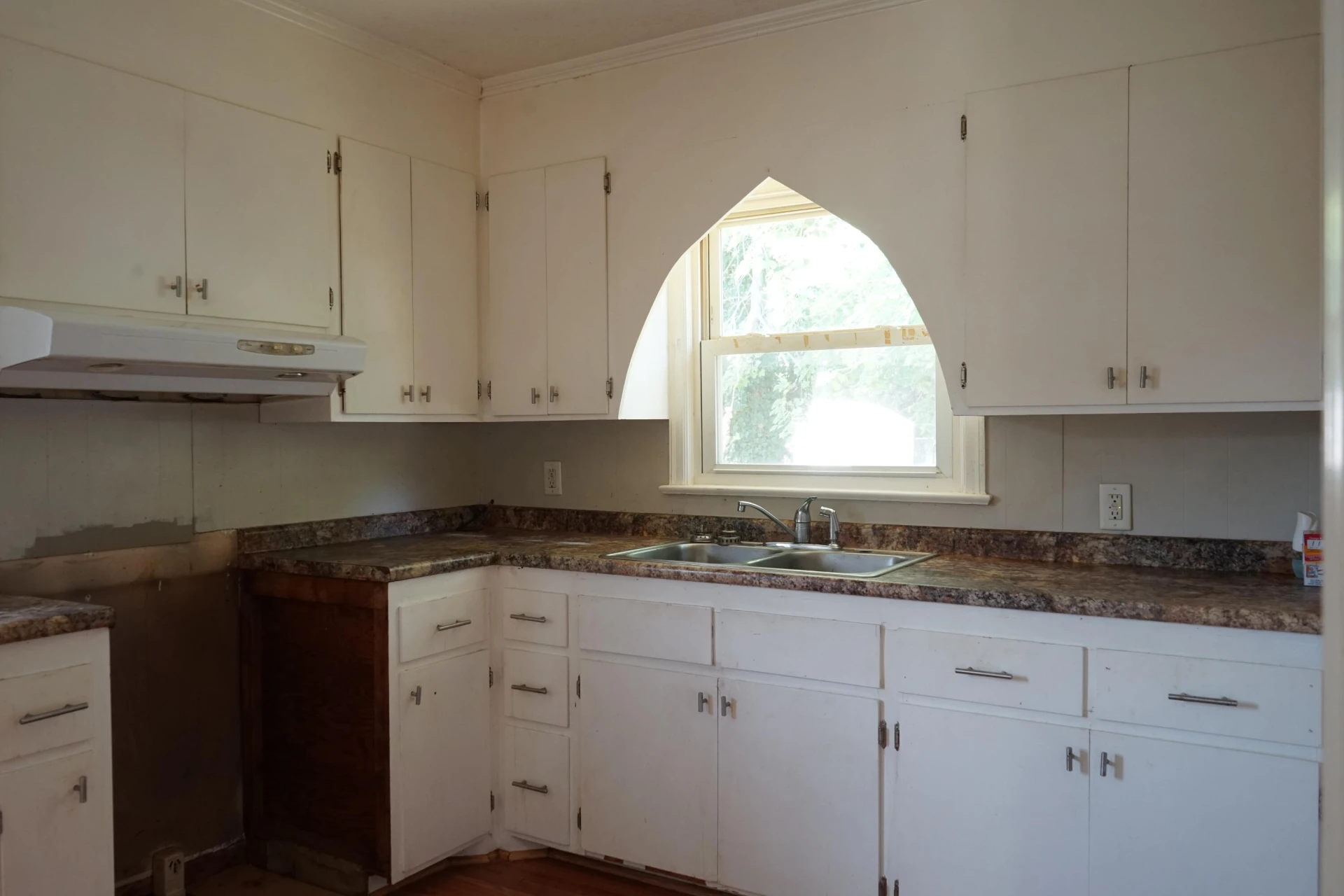 3216 Maplelawn AVE NW - Photo 6