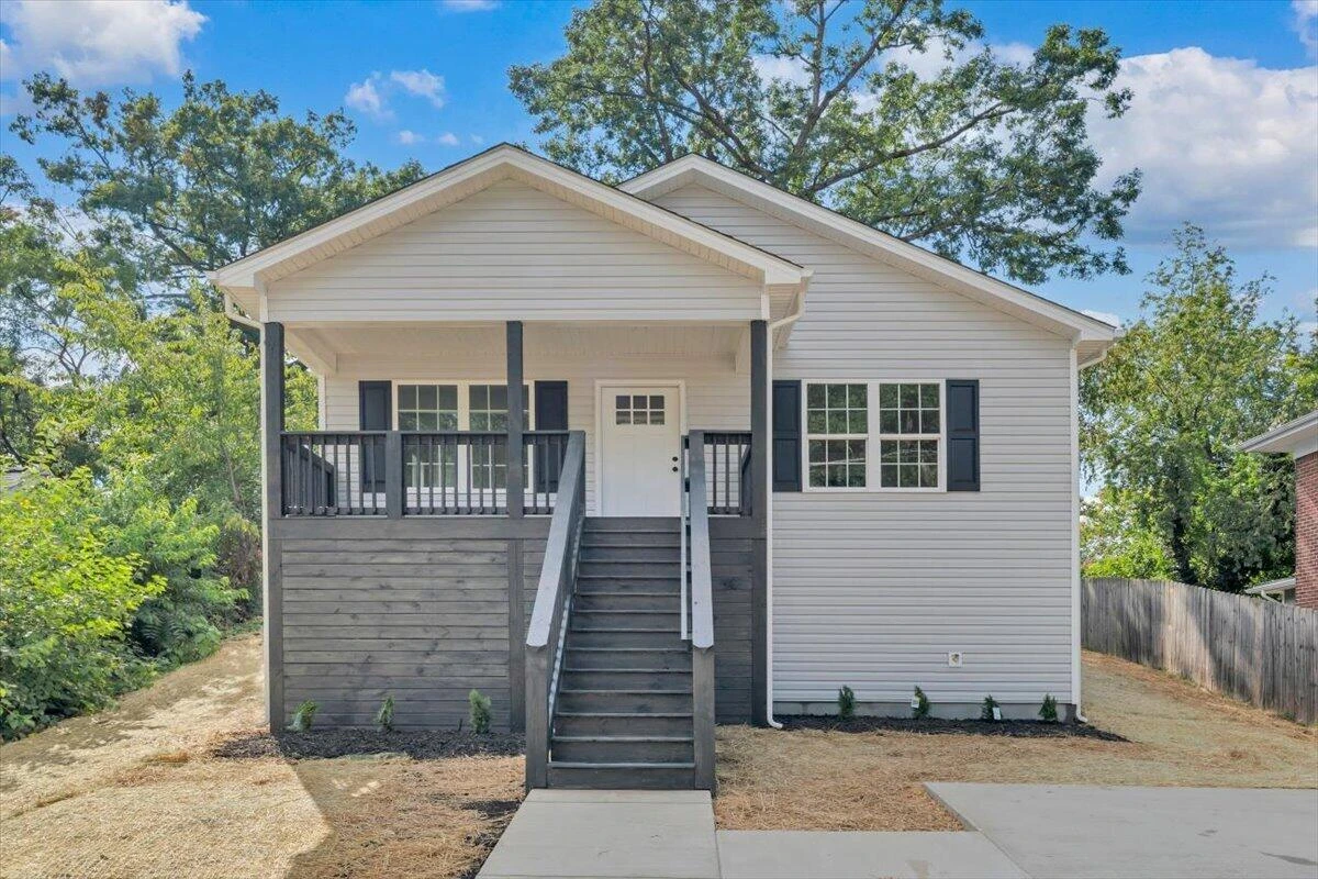 2122 Colgate ST NE - Photo 2