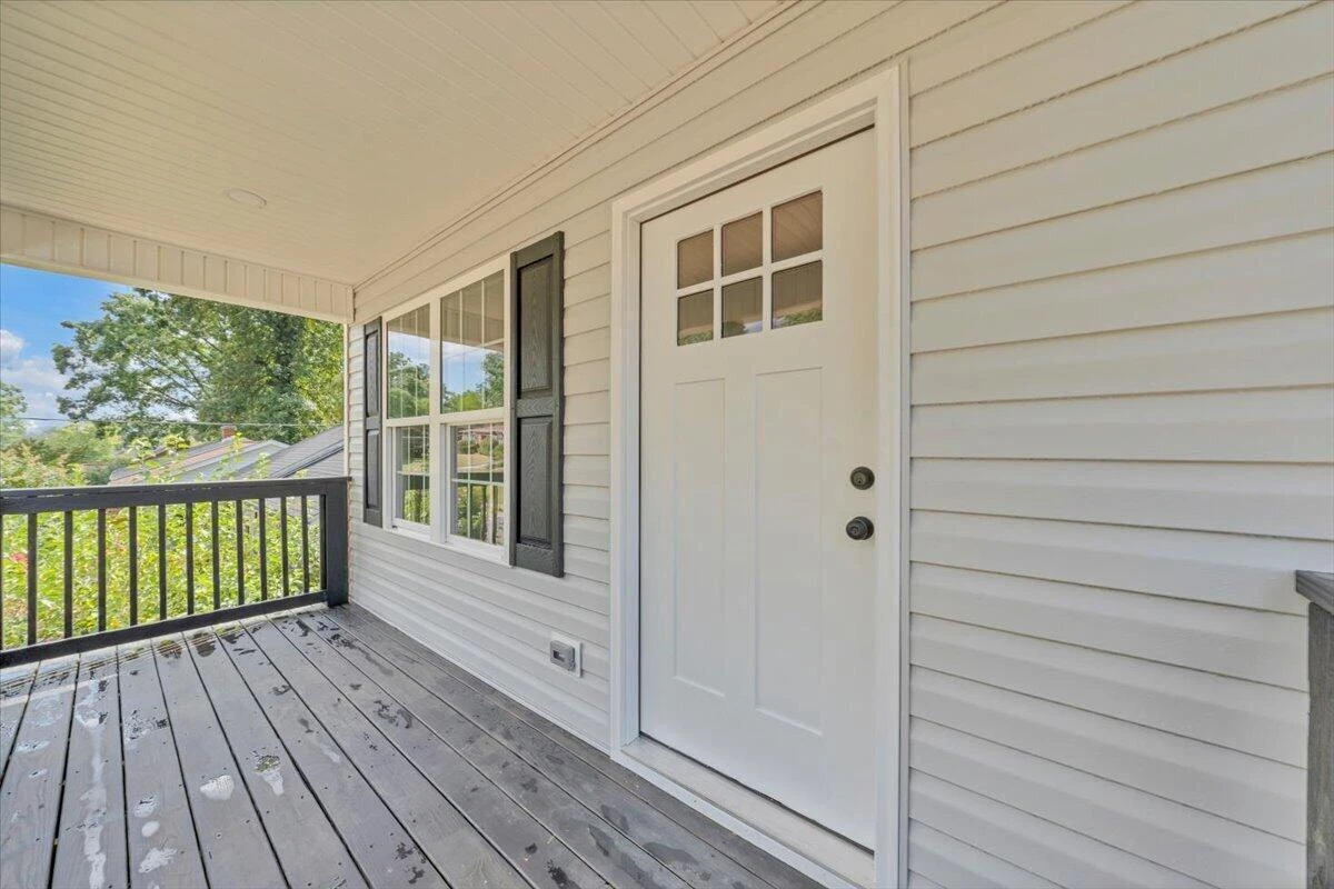 2122 Colgate ST NE - Photo 3