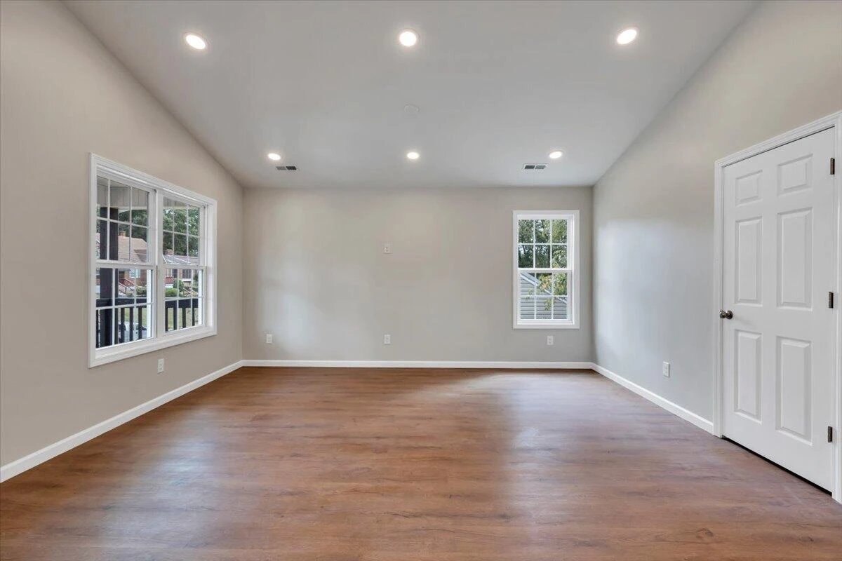 2122 Colgate ST NE - Photo 7