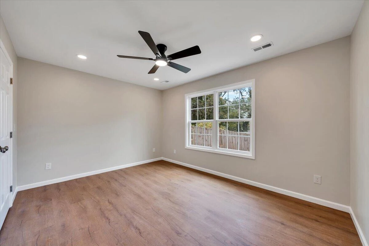 2122 Colgate ST NE - Photo 13