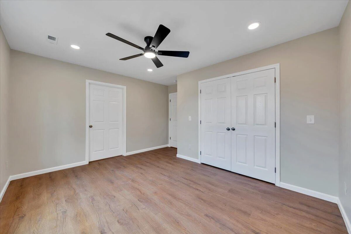 2122 Colgate ST NE - Photo 14