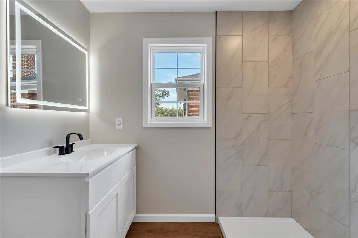 2122 Colgate ST NE - Photo 15