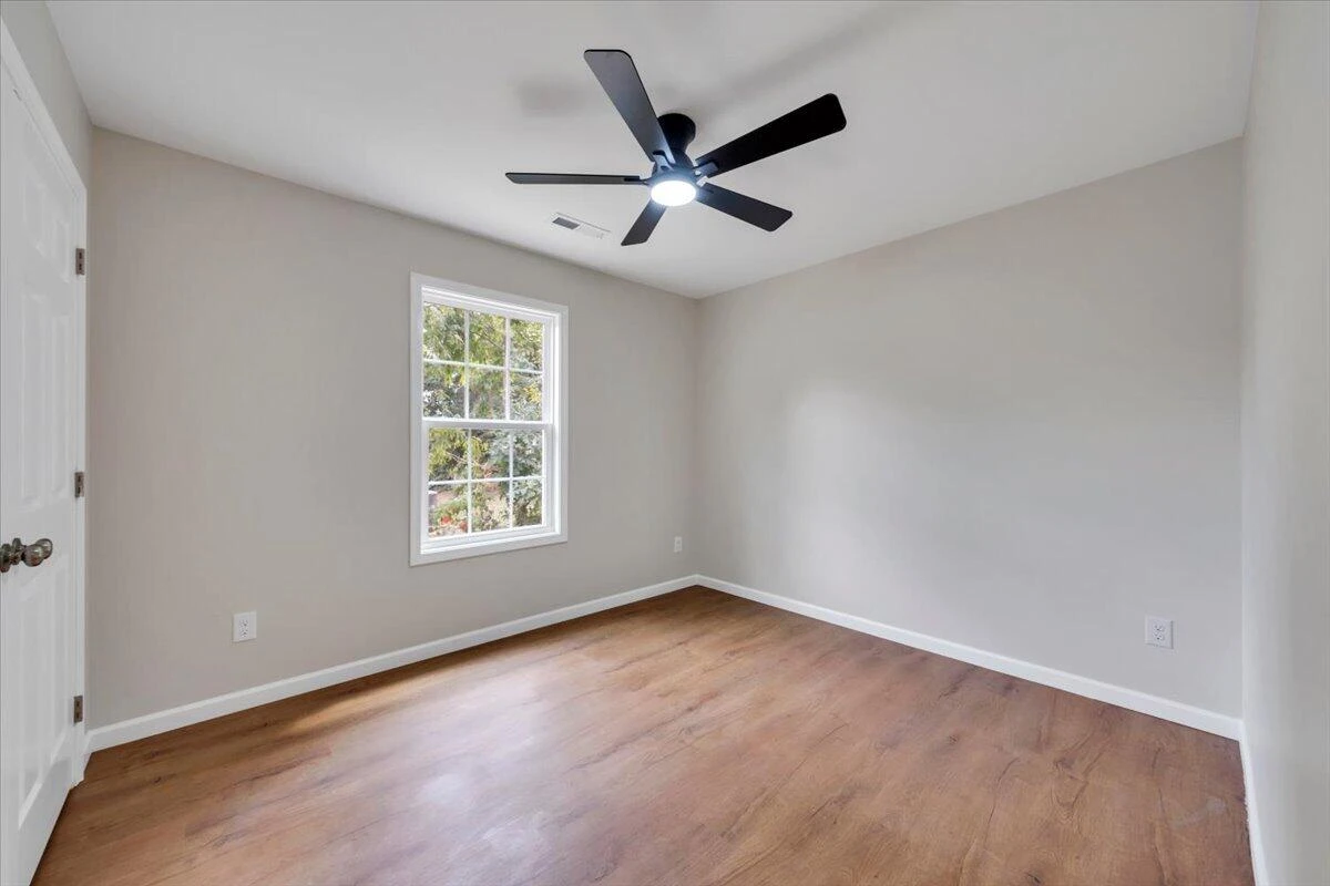 2122 Colgate ST NE - Photo 20