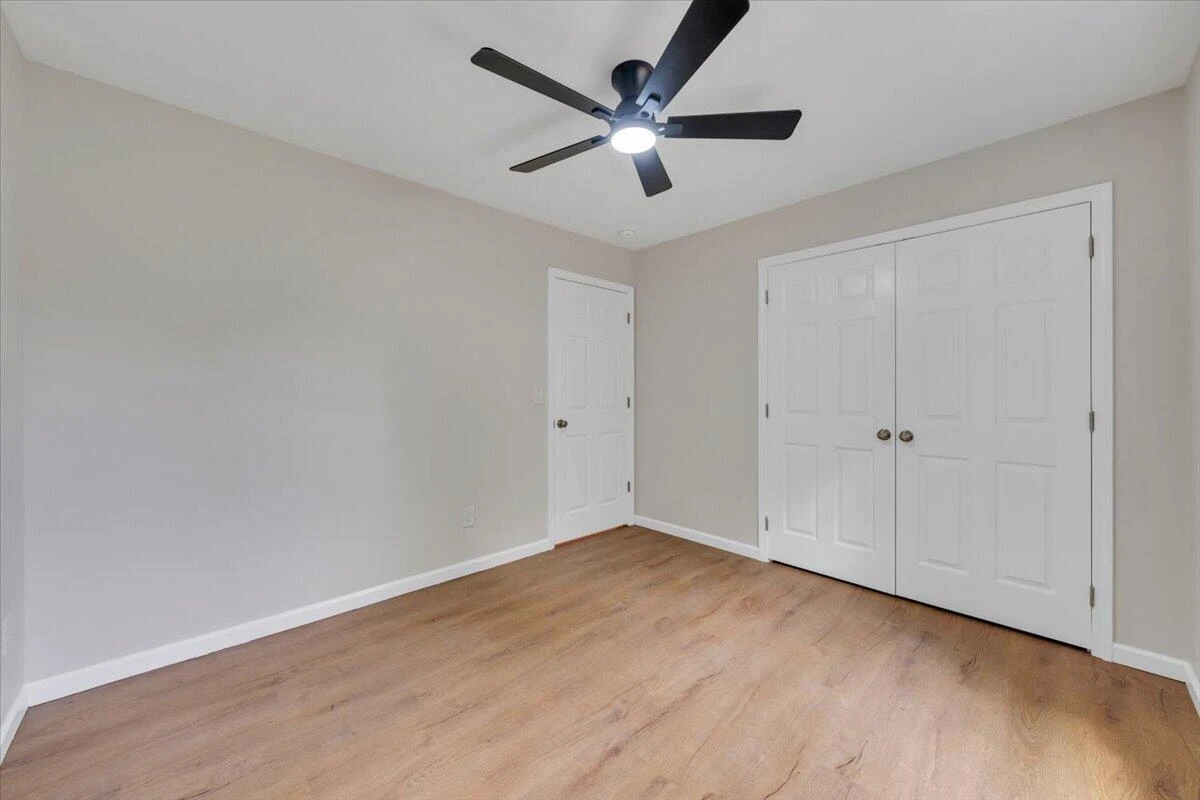 2122 Colgate ST NE - Photo 21