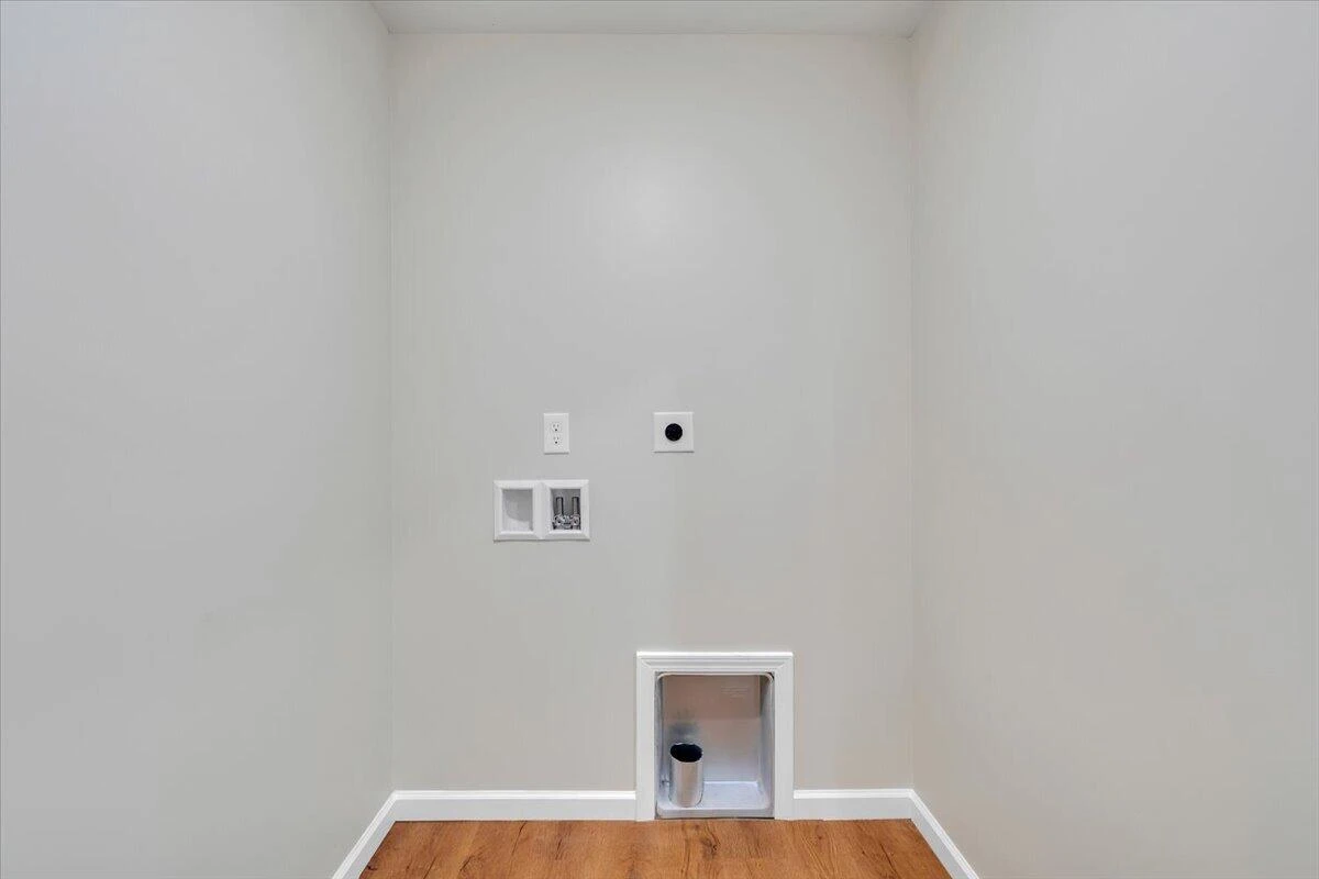 2122 Colgate ST NE - Photo 22