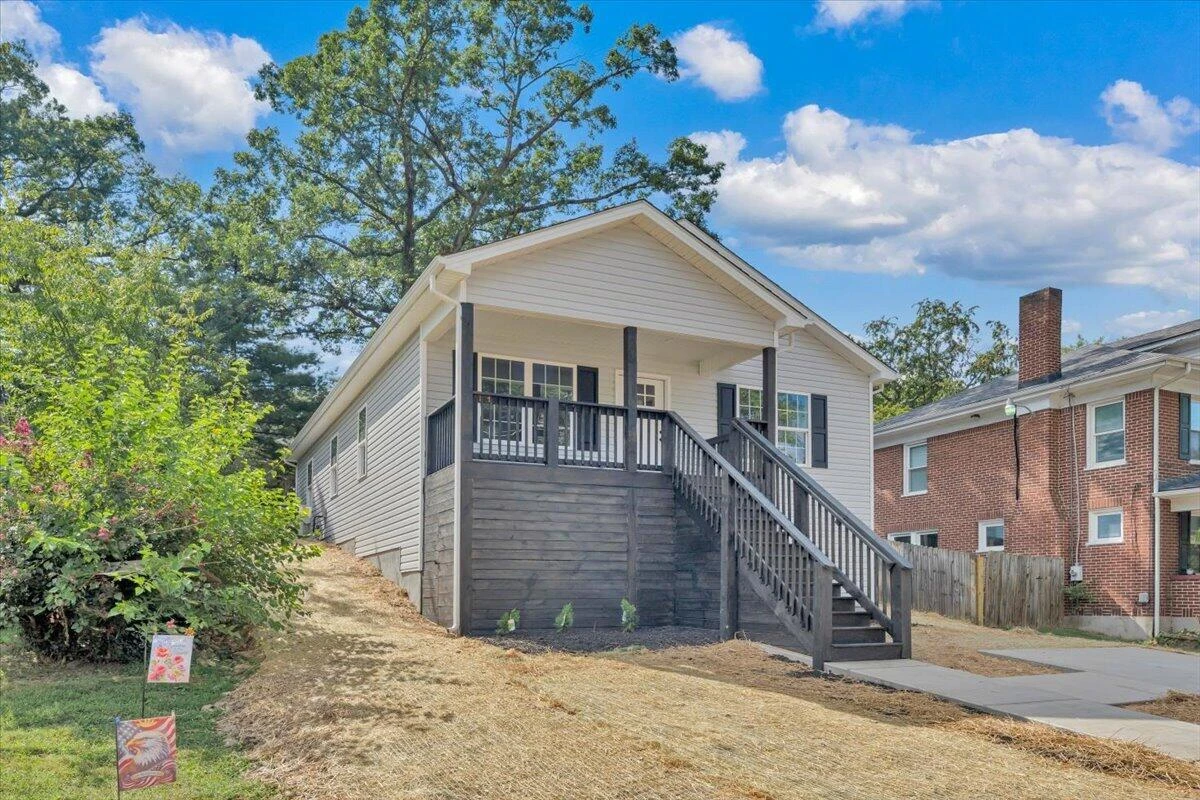 2122 Colgate ST NE - Photo 25