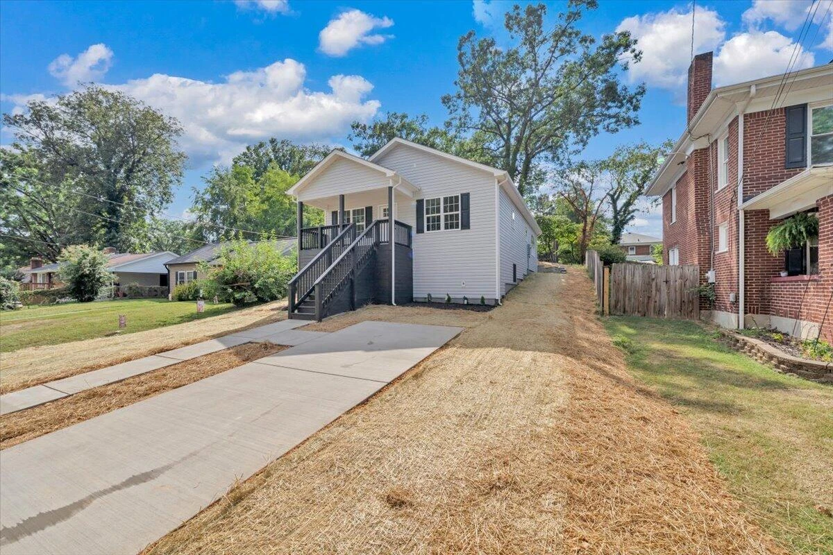 2122 Colgate ST NE - Photo 27