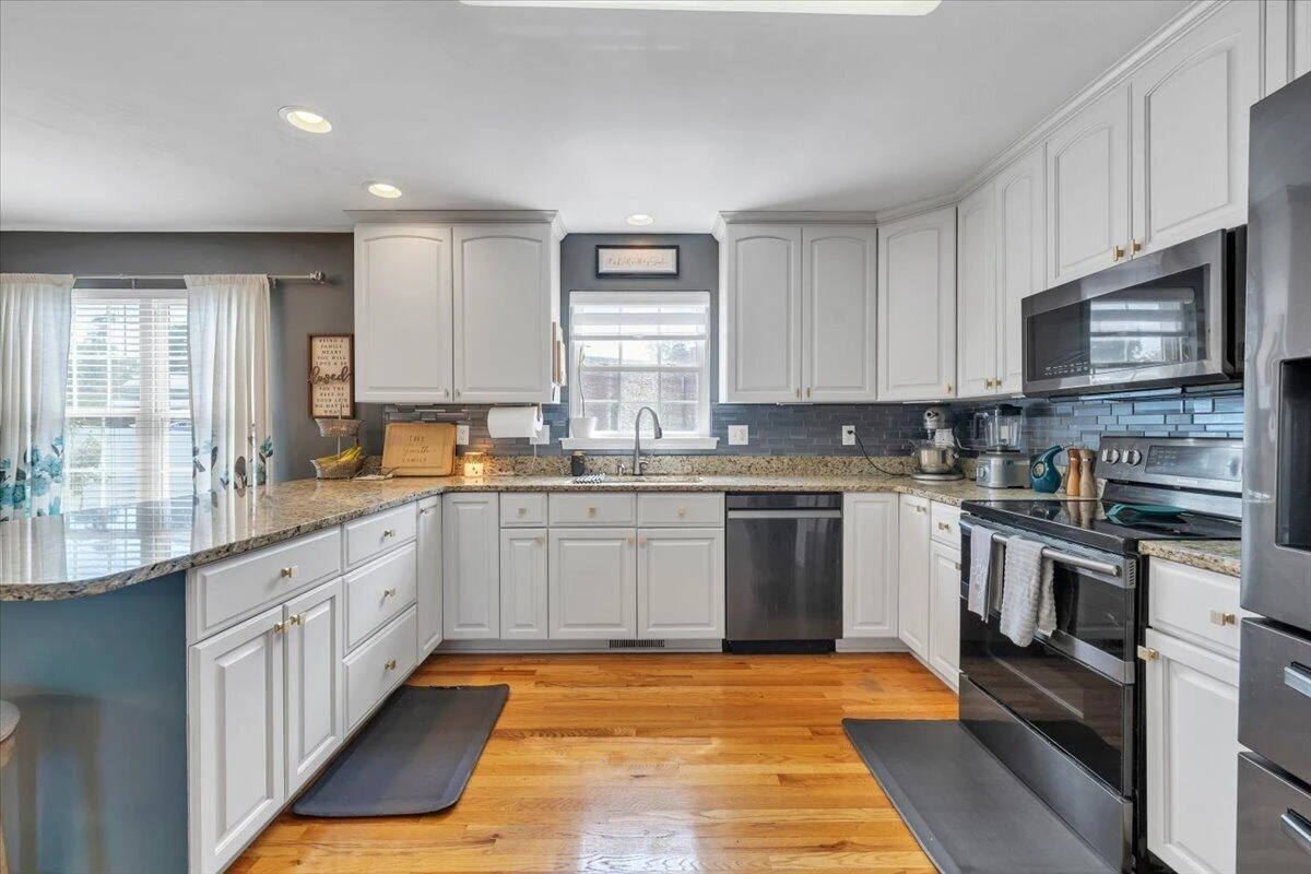 521 Ridgecrest LN - Photo 10