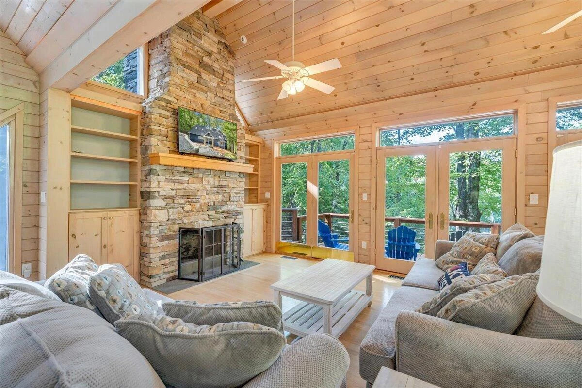 3217 Dillards Hill RD - Photo 2