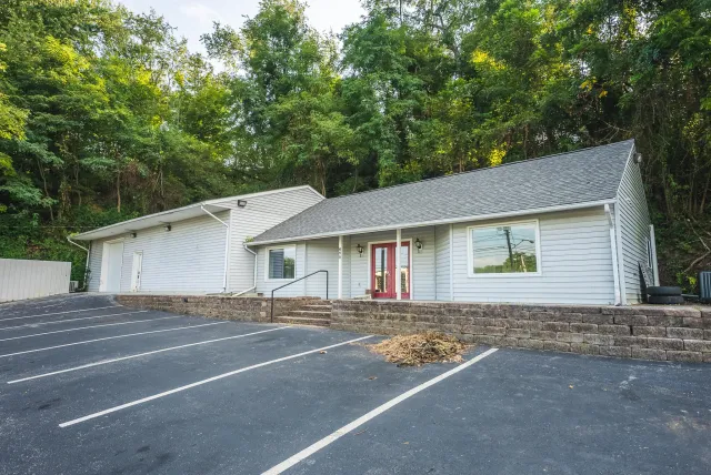 690 N Franklin ST, Christiansburg, VA, 24073