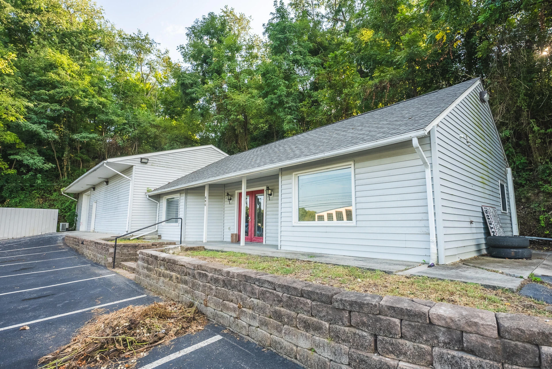 690 N Franklin ST - Photo 2