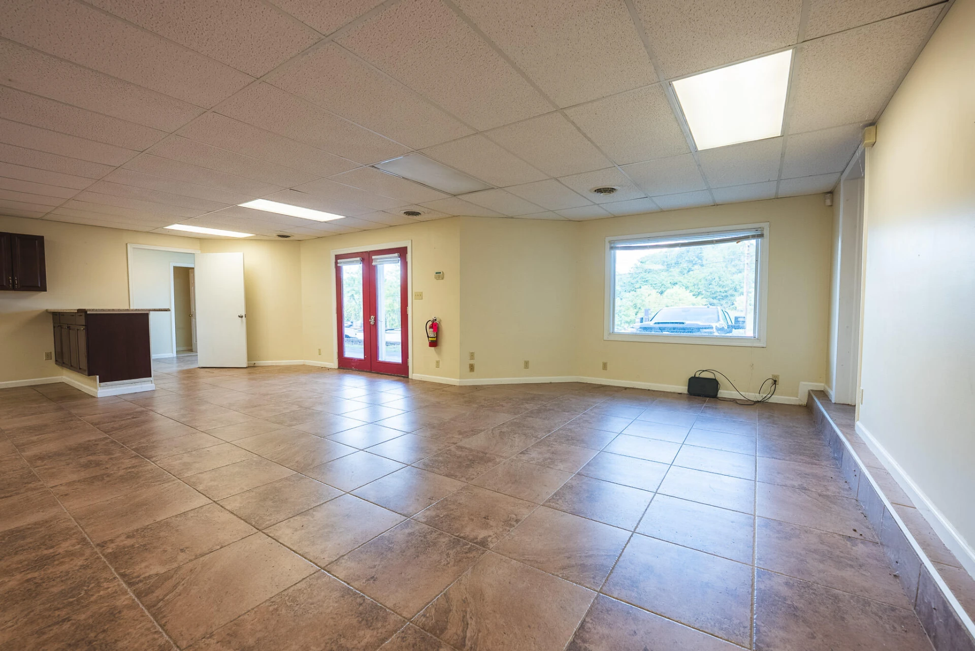 690 N Franklin ST - Photo 9
