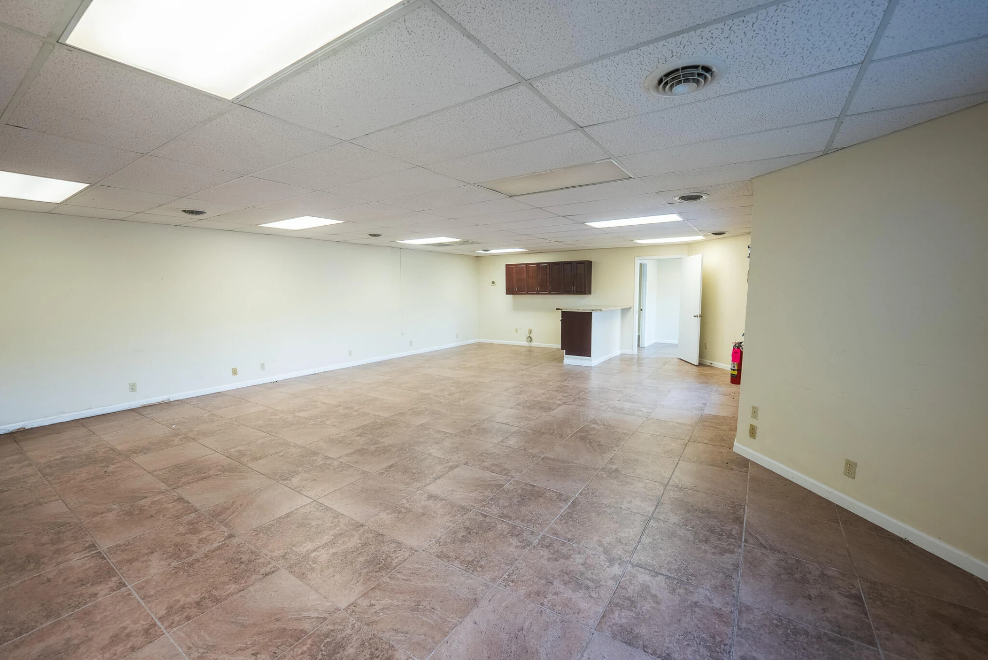 690 N Franklin ST - Photo 11