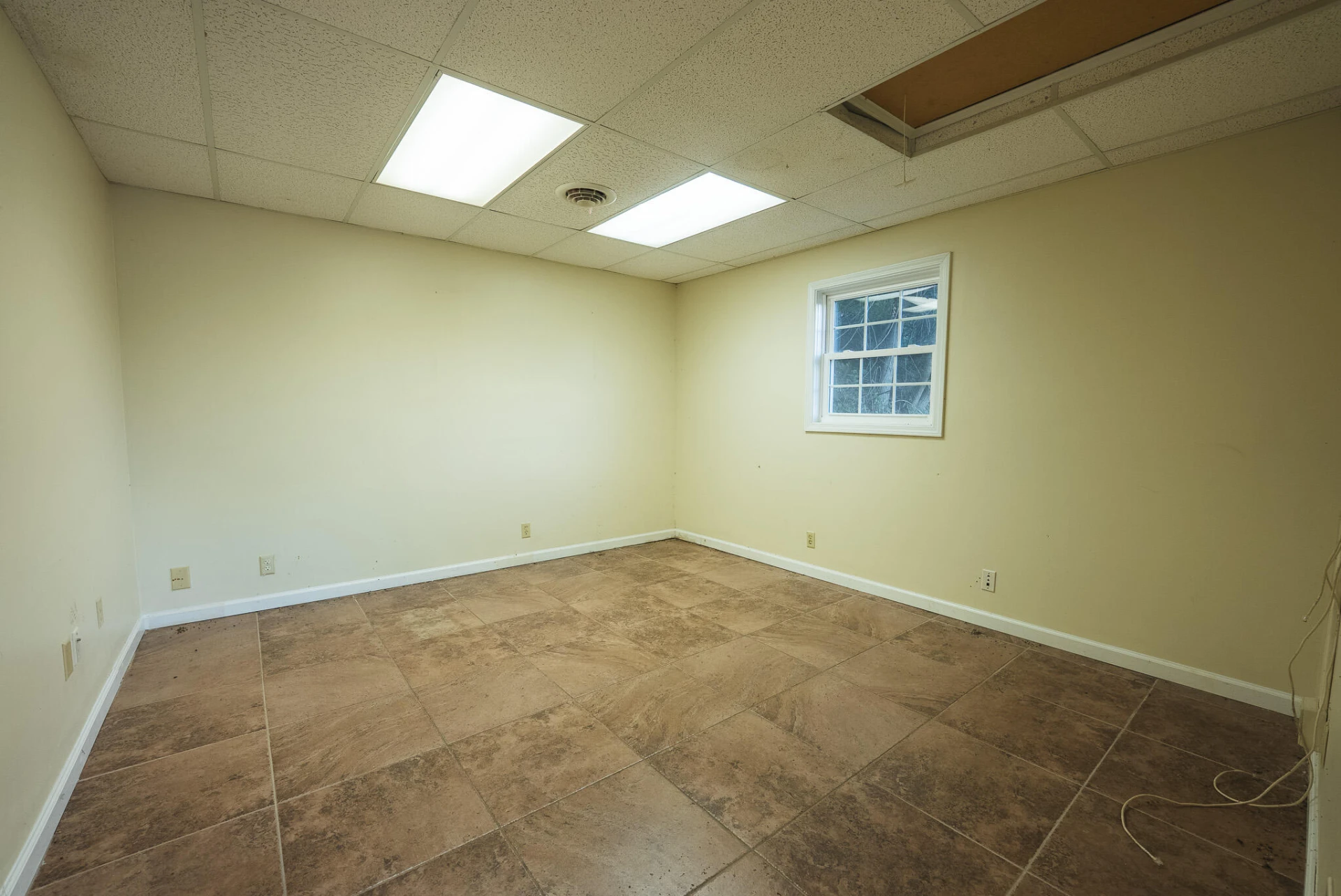 690 N Franklin ST - Photo 12
