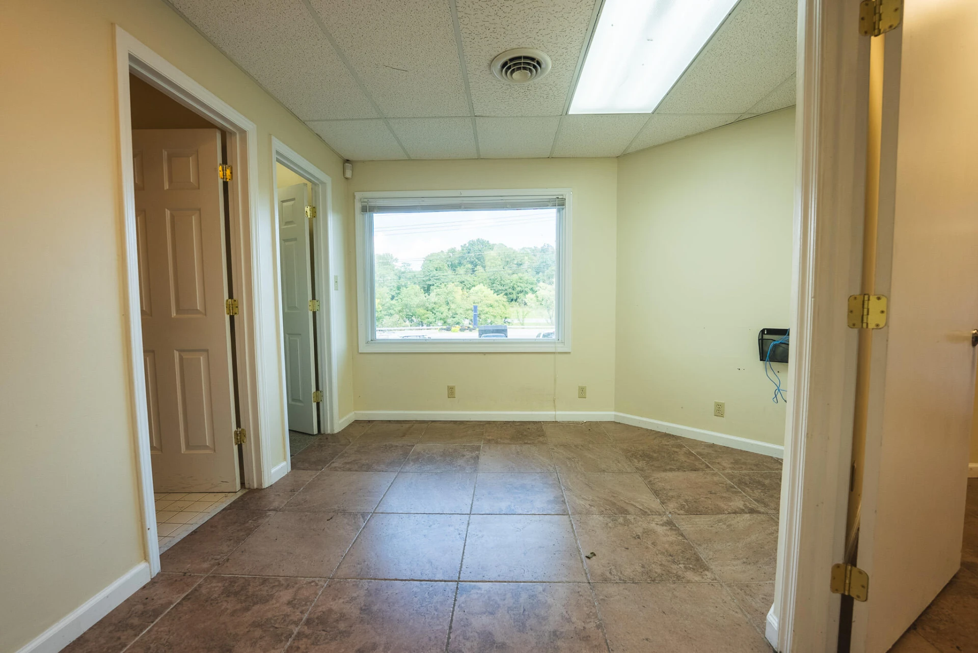 690 N Franklin ST - Photo 13