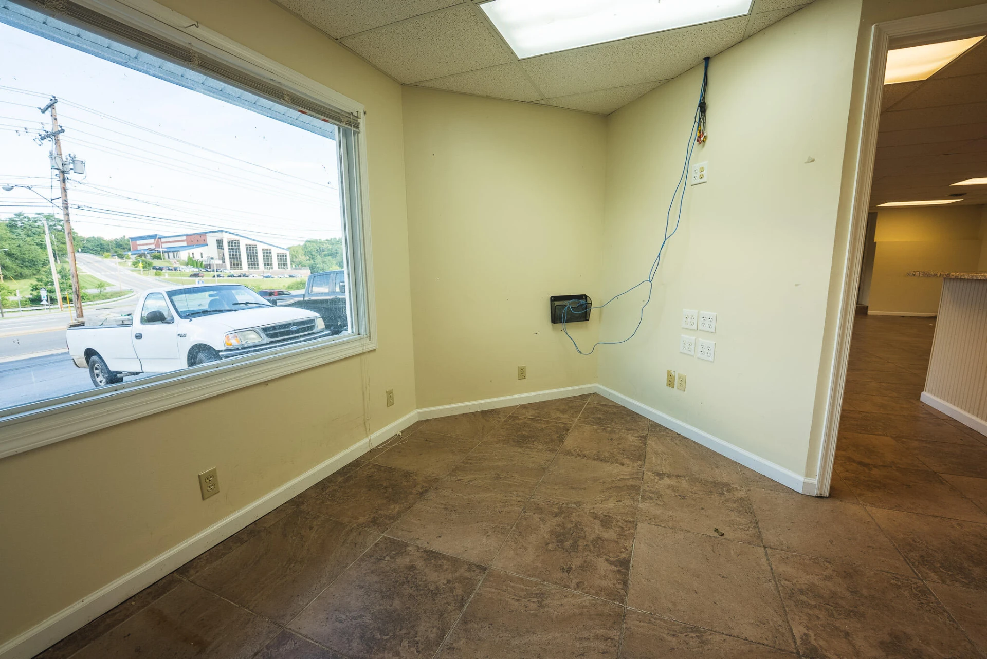 690 N Franklin ST - Photo 20