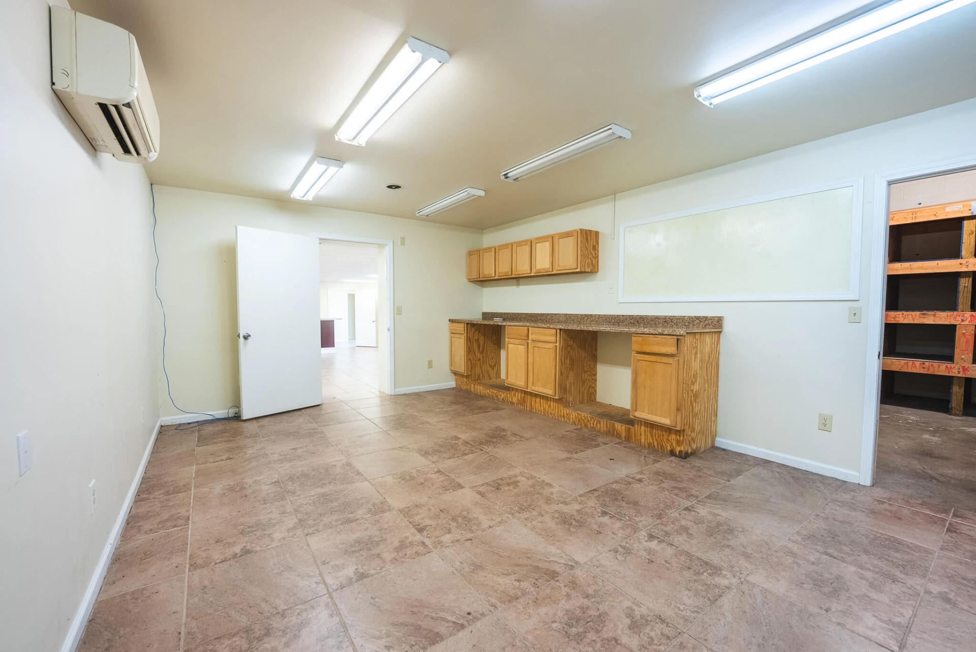 690 N Franklin ST - Photo 23
