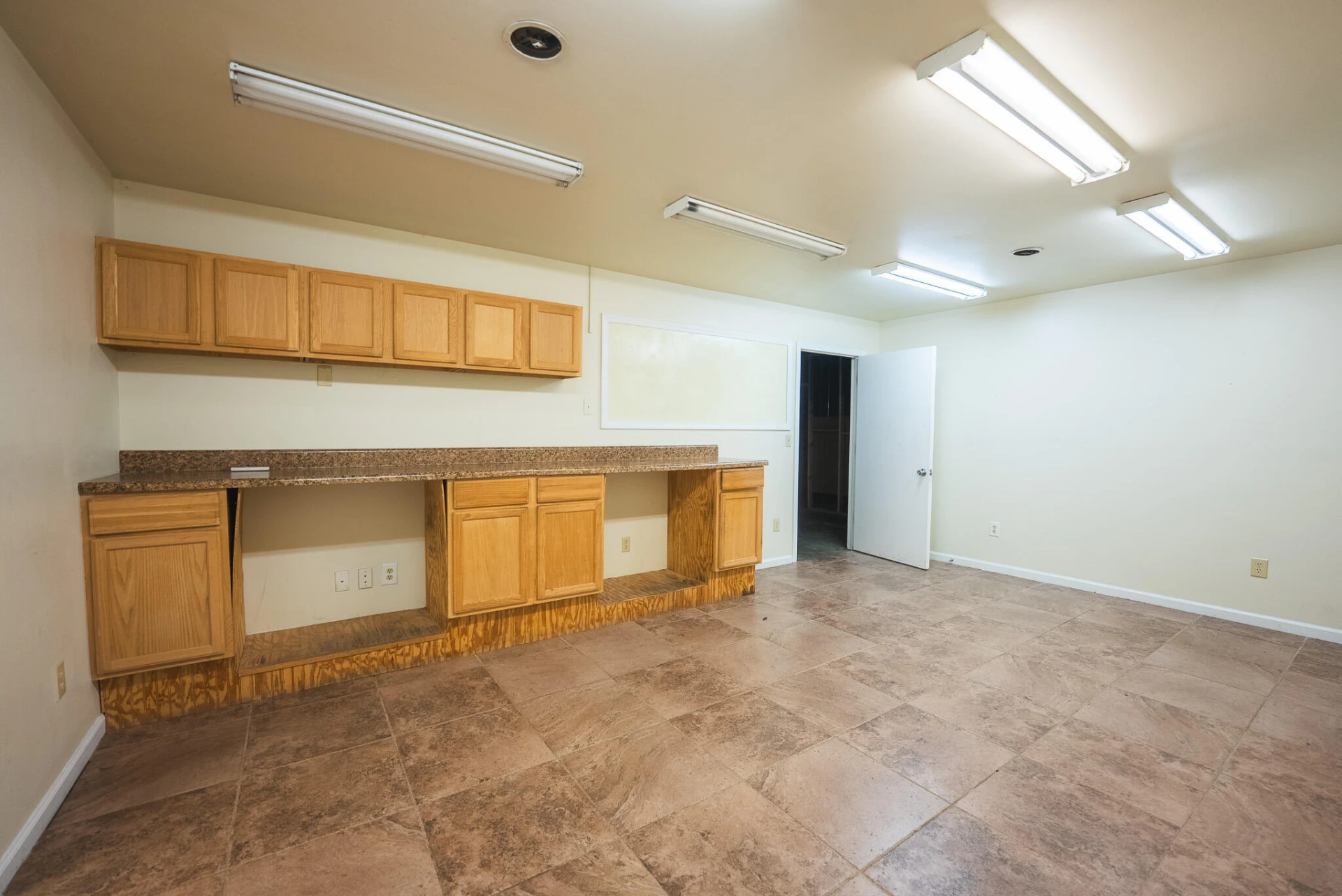 690 N Franklin ST - Photo 24