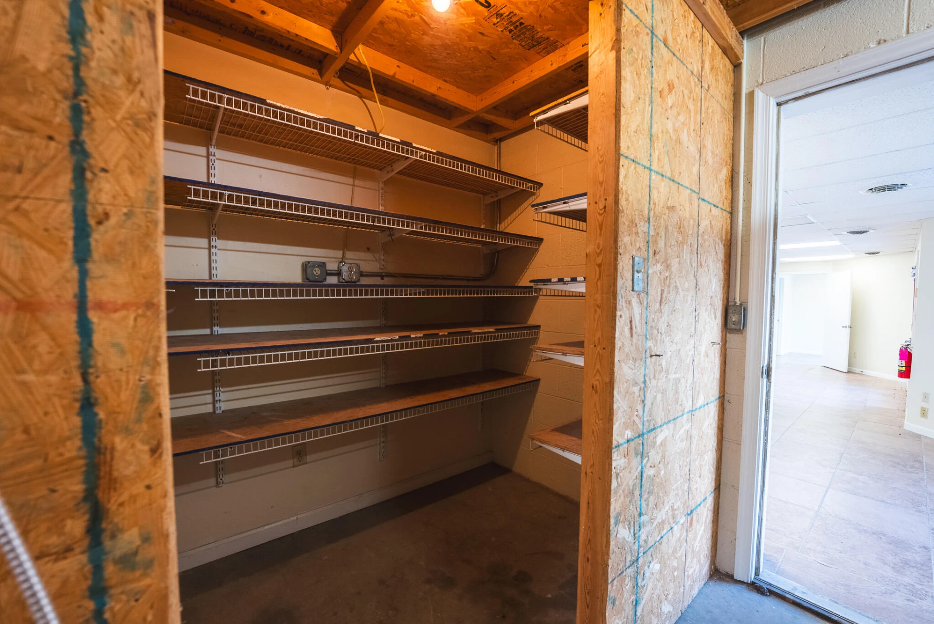 690 N Franklin ST - Photo 27