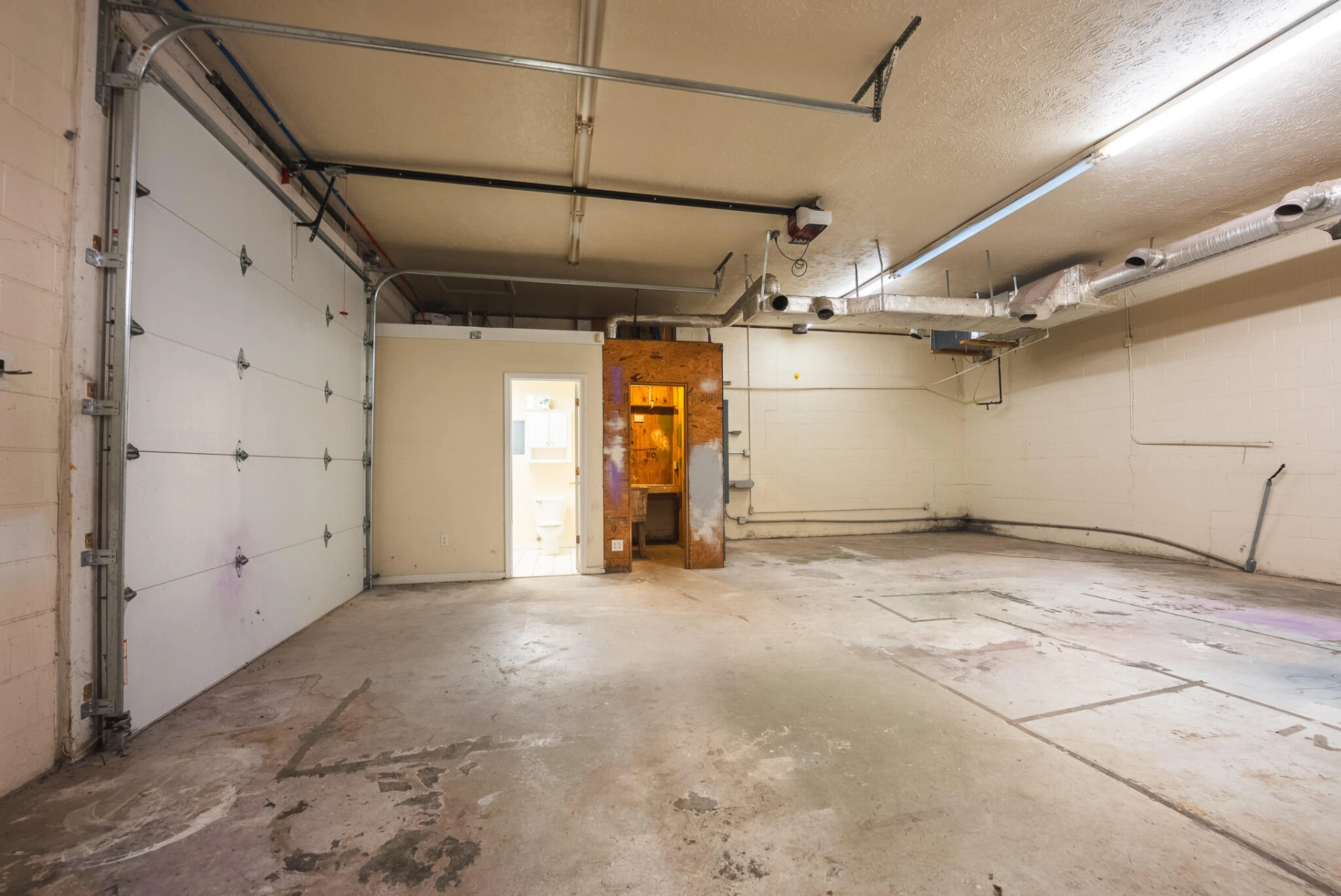 690 N Franklin ST - Photo 31