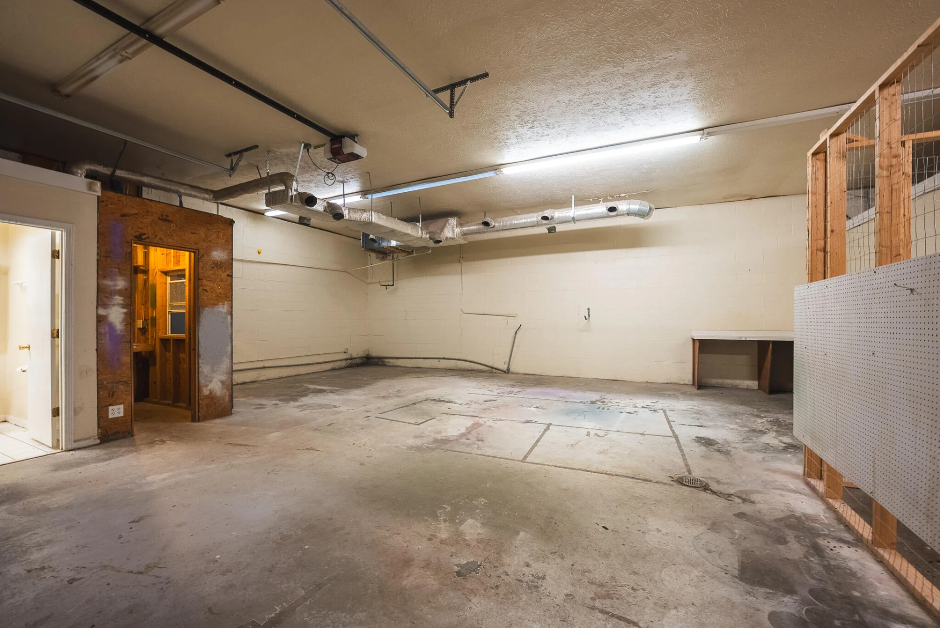 690 N Franklin ST - Photo 32