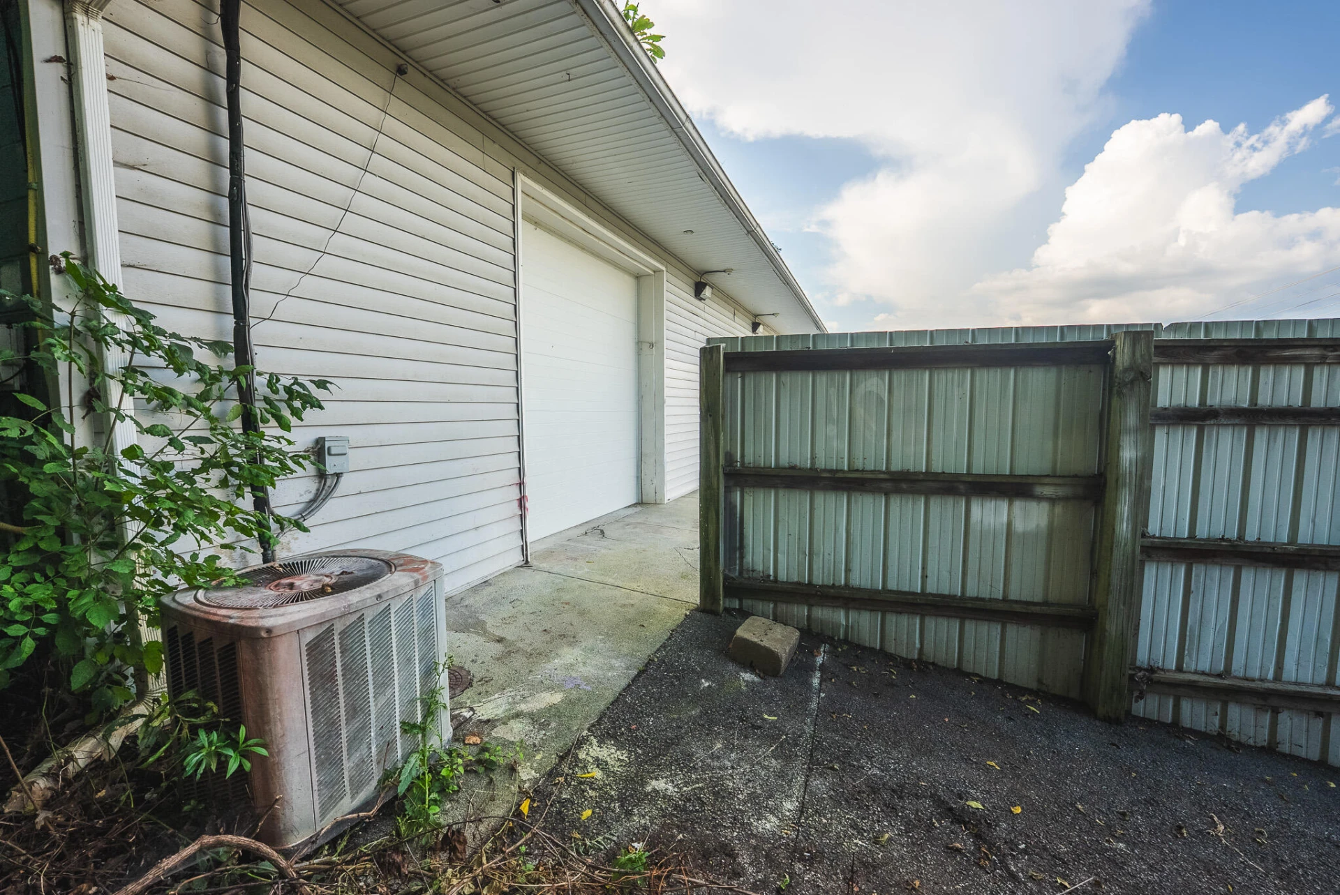 690 N Franklin ST - Photo 42