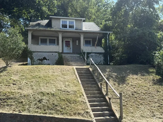 218 E Mallow RD, Covington, VA, 24426
