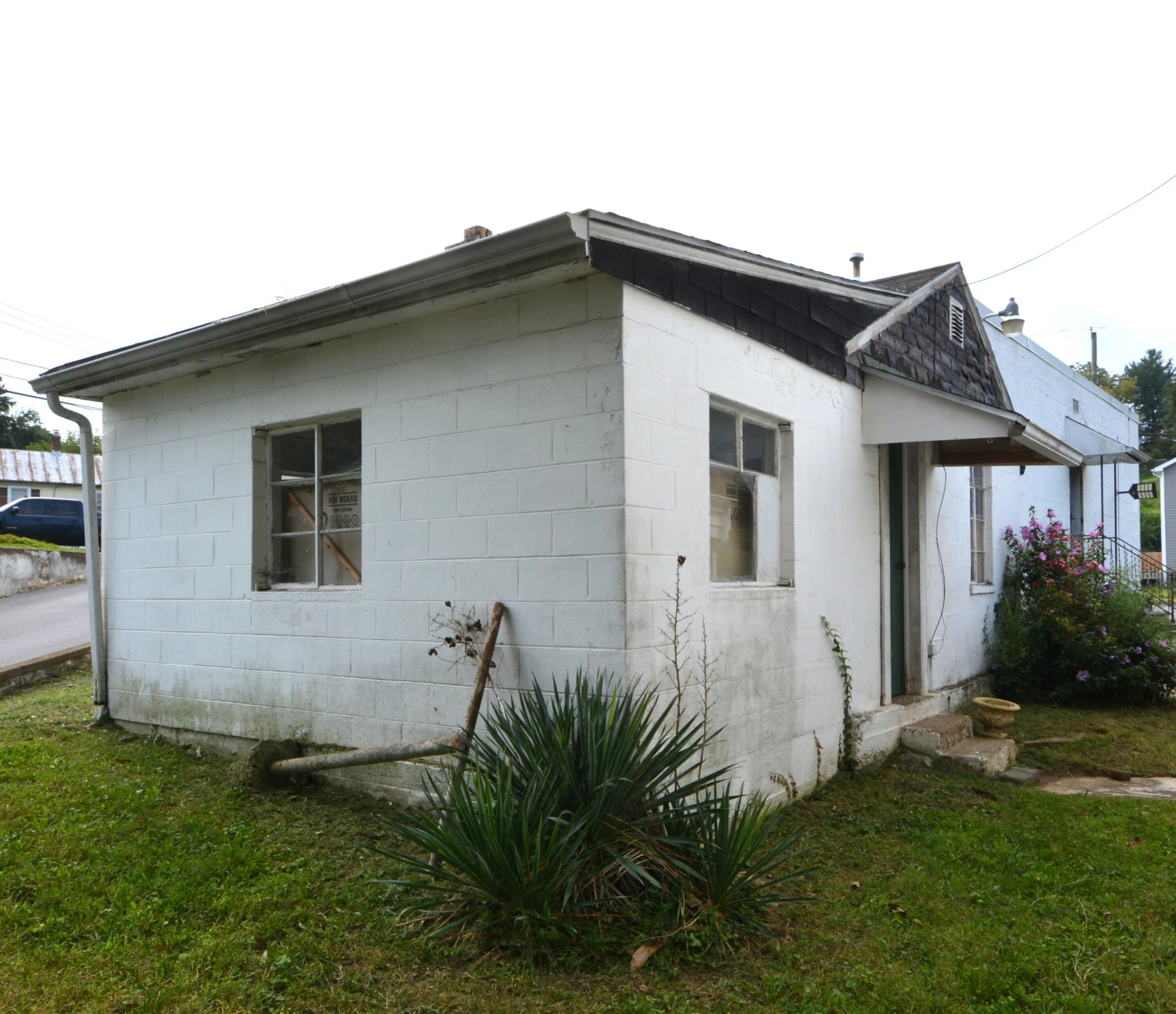 705 E Jackson AVE #& 709 - Photo 17