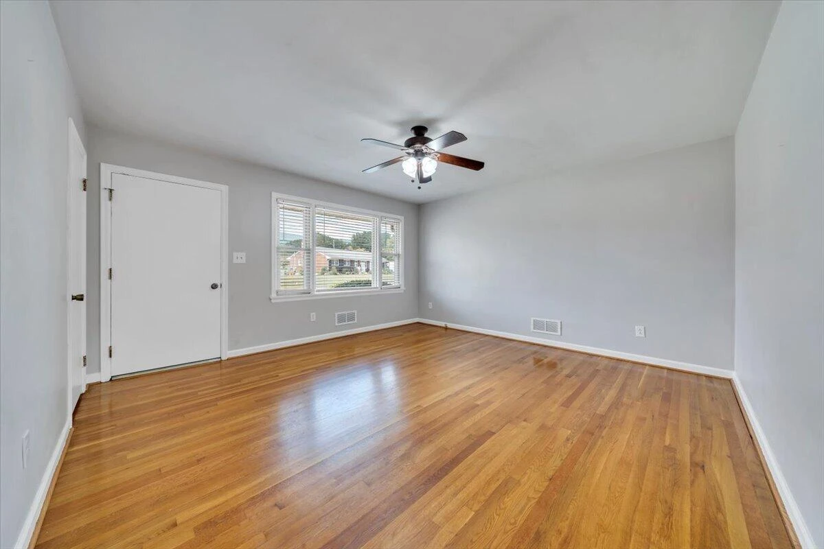 2409 Rollingwood DR - Photo 3